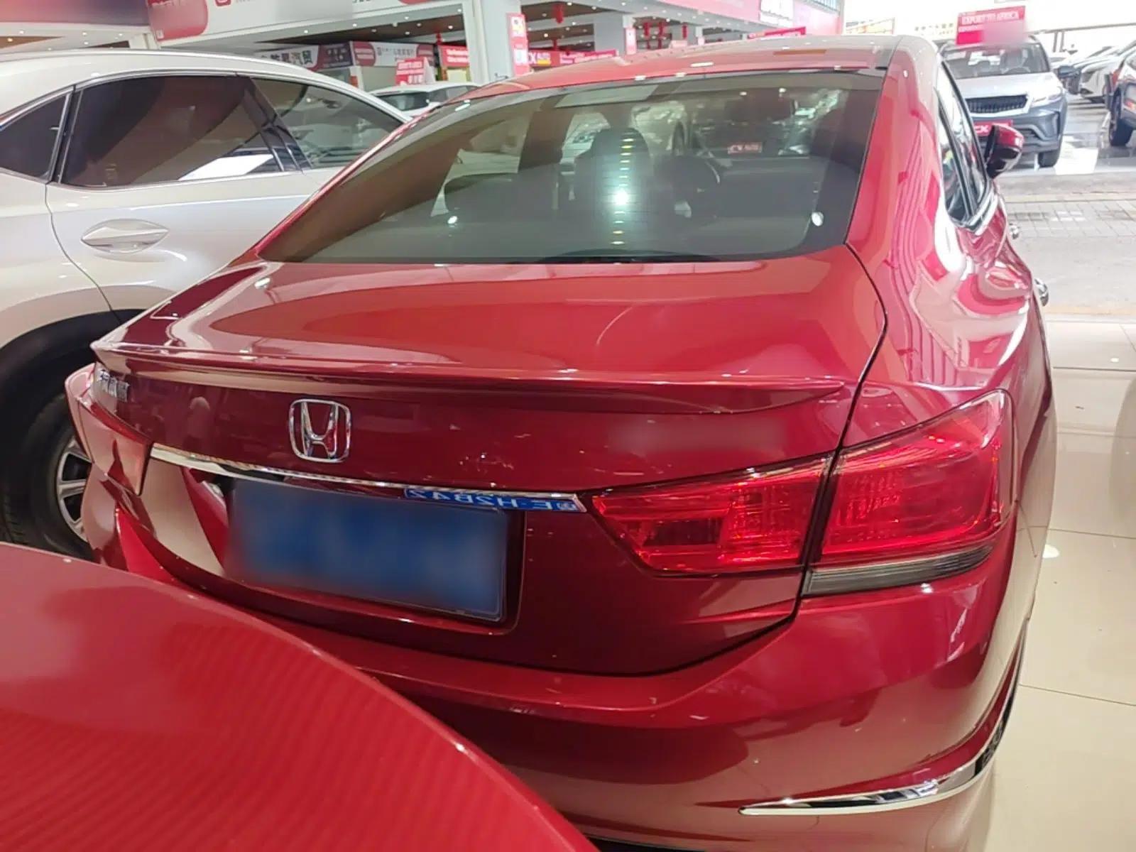 Honda Spirior 2017 2.0L Comfort Edition — миниатюра 5