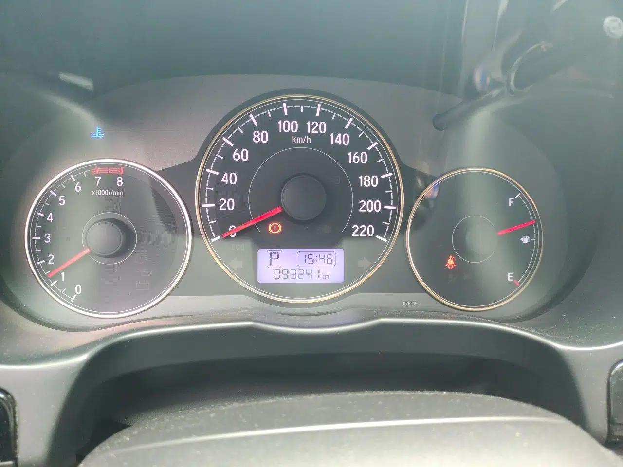 Honda Greiz 2016 1.5L CVT Comfort Version — миниатюра 11