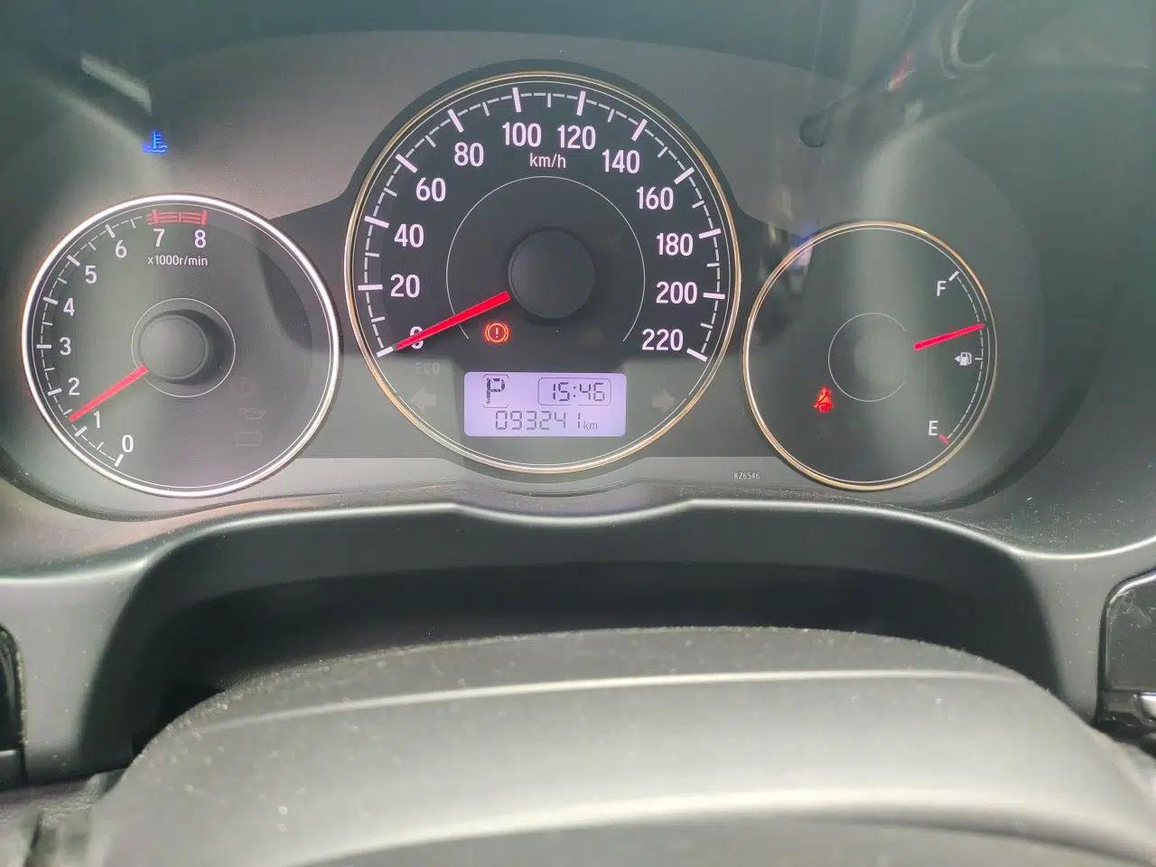 Honda Greiz 2016 1.5L CVT Comfort Version — миниатюра 12