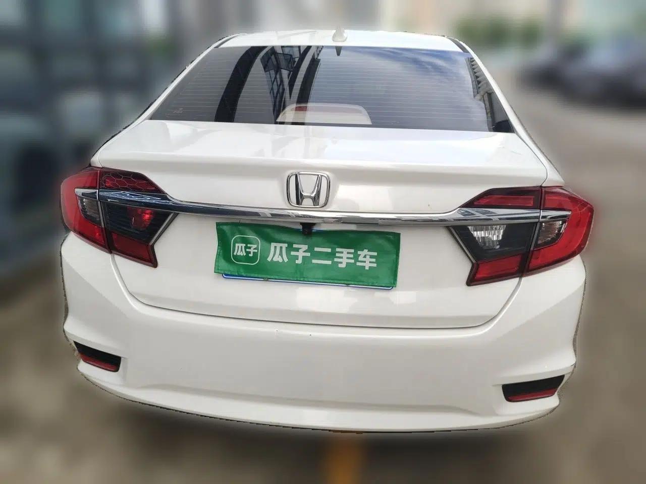 Honda Greiz 2016 1.5L CVT Comfort Version — миниатюра 5