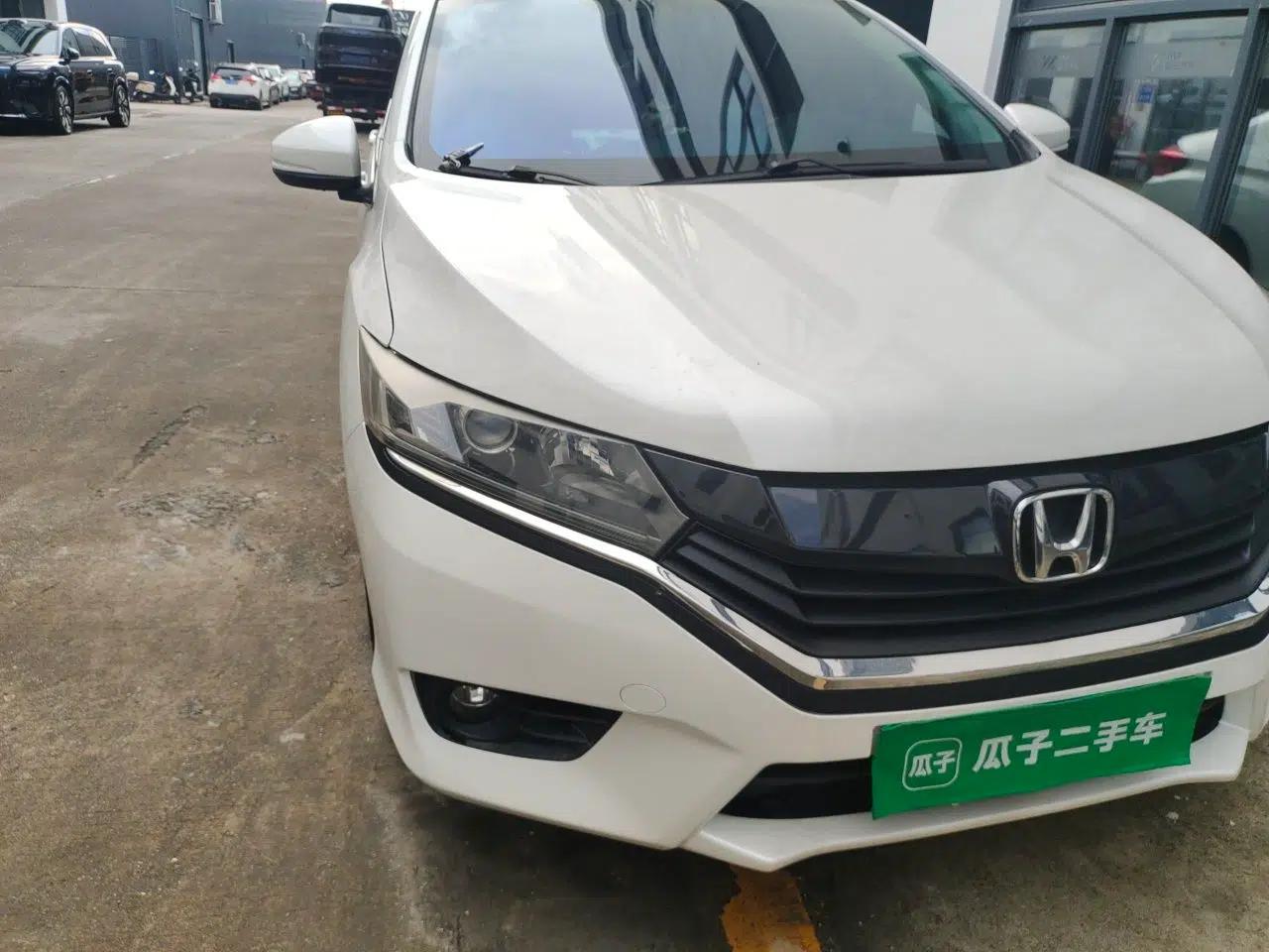 Honda Greiz 2016 1.5L CVT Comfort Version — миниатюра 7