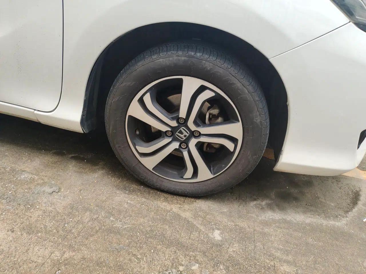 Honda Greiz 2016 1.5L CVT Comfort Version — миниатюра 8