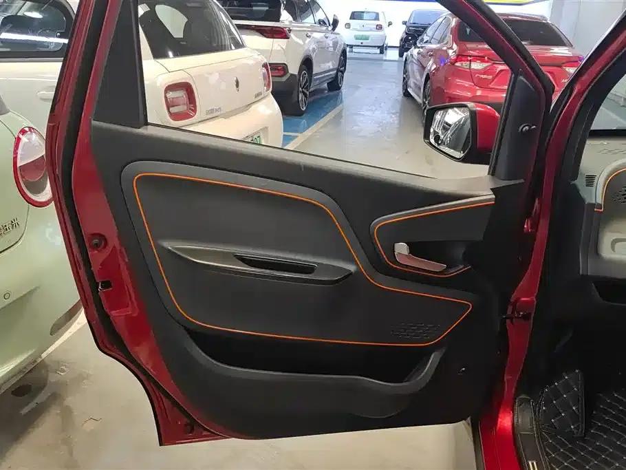 Baojun E100 2020 Model 305KM Smart Edition — миниатюра 7