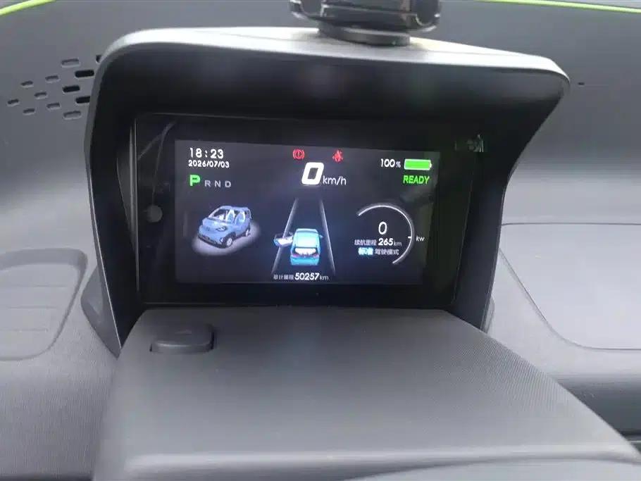 Baojun E100 2019 Model 250KM Smart Edition — миниатюра 14