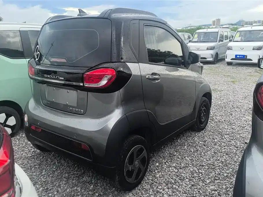 Baojun E100 2019 Model 250KM Smart Edition — миниатюра 3