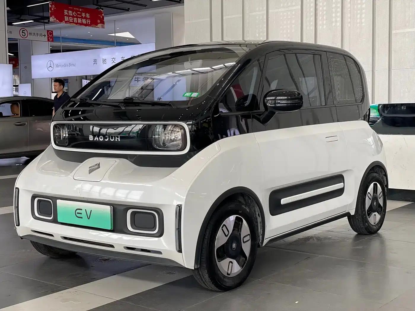 Baojun E300 2020 Plus Interstellar Intelligent Driving Edition — миниатюра 1