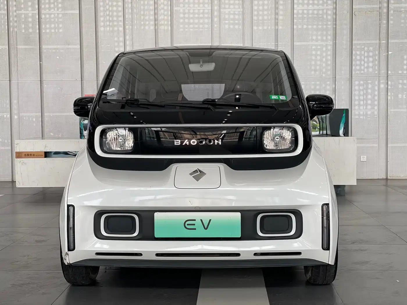 Baojun E300 2020 Plus Interstellar Intelligent Driving Edition — миниатюра 2