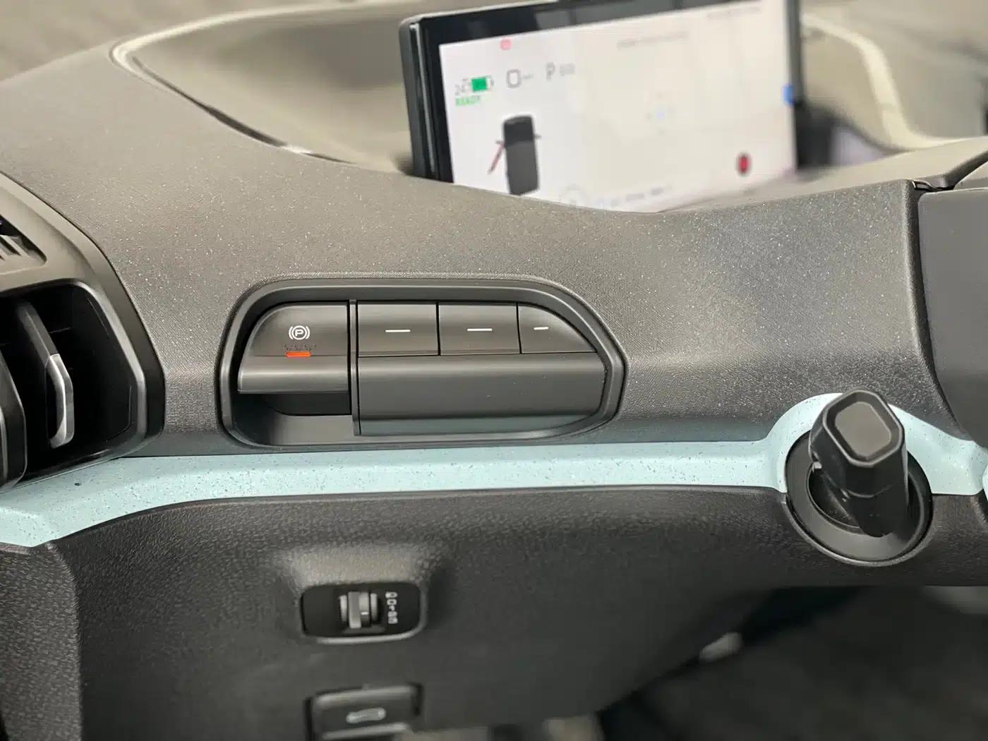 Baojun E300 2020 Plus Interstellar Intelligent Driving Edition — миниатюра 13