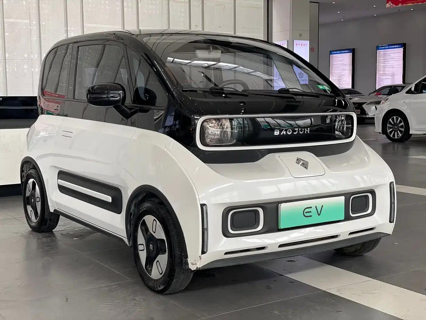Baojun E300 2020 Plus Interstellar Intelligent Driving Edition — миниатюра 3