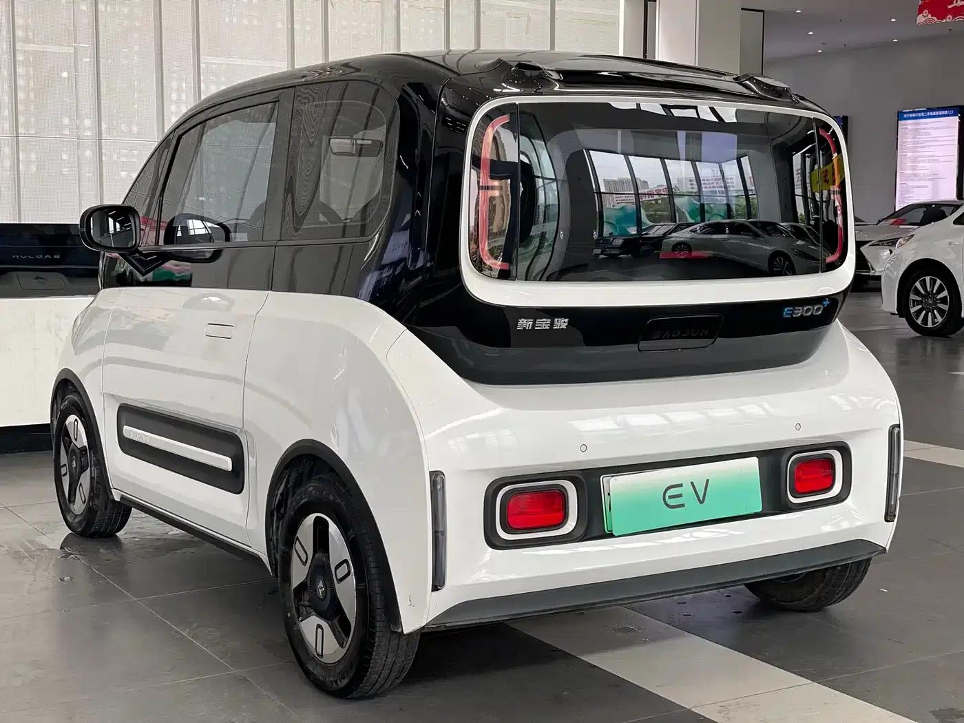 Baojun E300 2020 Plus Interstellar Intelligent Driving Edition — миниатюра 6