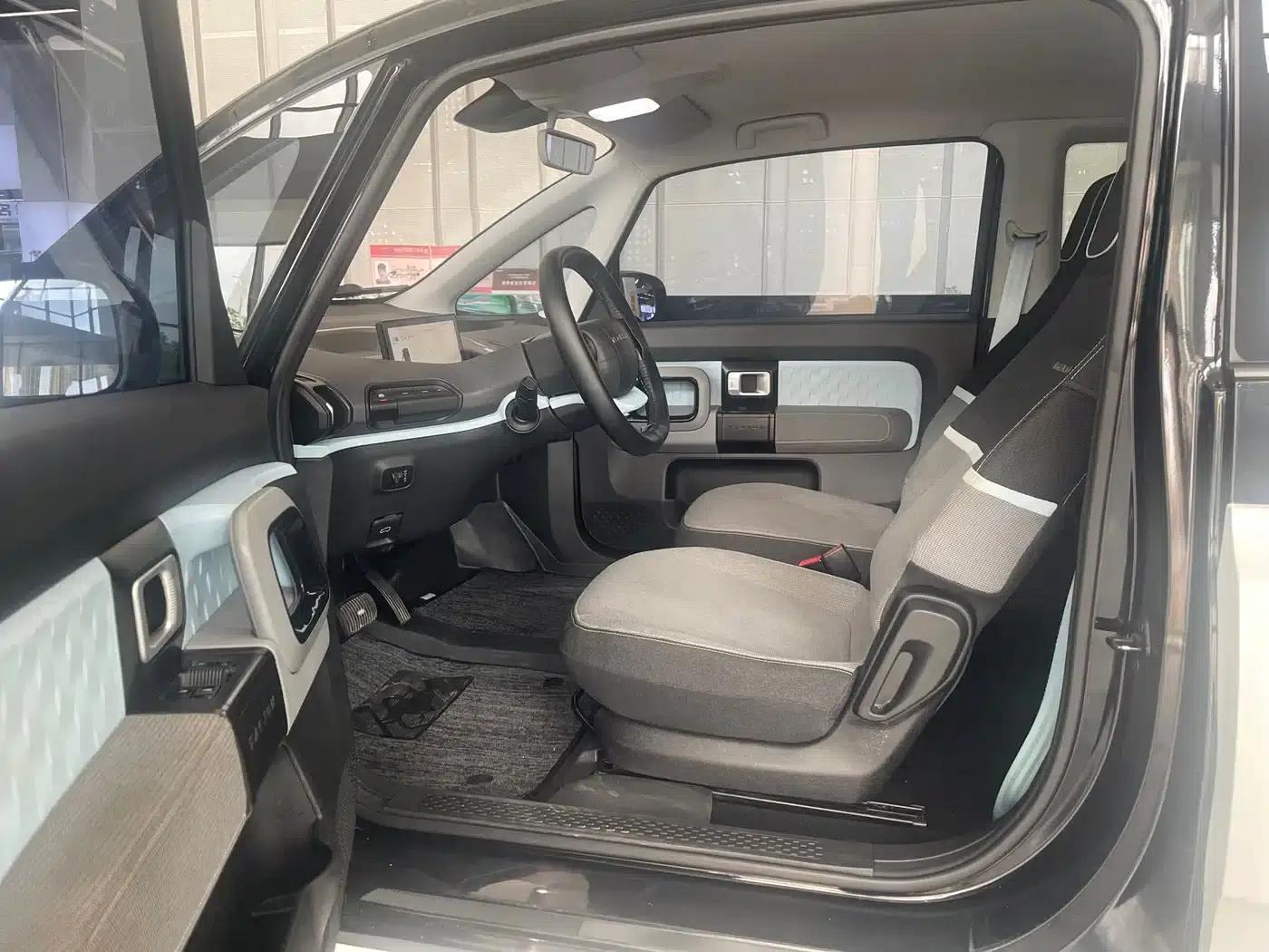 Baojun E300 2020 Plus Interstellar Intelligent Driving Edition — миниатюра 8