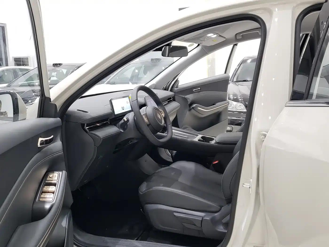 Baojun E6 2026 500km Enjoy Edition — миниатюра 4