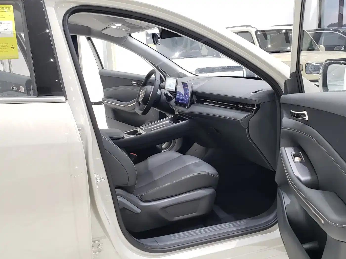 Baojun E6 2026 500km Enjoy Edition — миниатюра 6