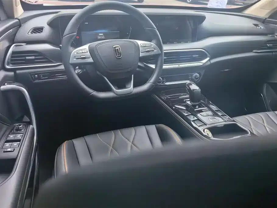 Bestune T77 2023 1.5T Automatic Premium Edition — миниатюра 12