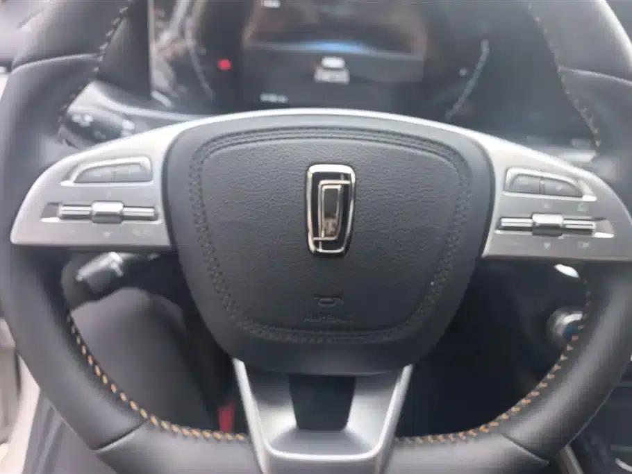 Bestune T77 2023 1.5T Automatic Premium Edition — миниатюра 15