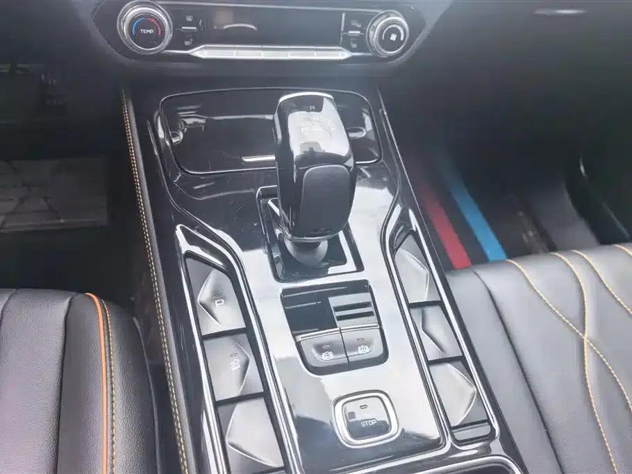 Bestune T77 2023 1.5T Automatic Premium Edition — миниатюра 16