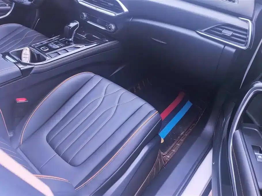 Bestune T77 2023 1.5T Automatic Premium Edition — миниатюра 8