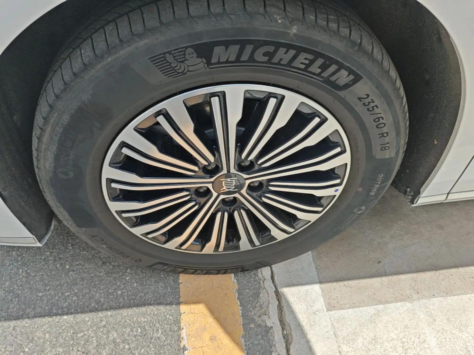BYD Xia 2025 DM-i 1.5T 180km Excellence Model — миниатюра 10
