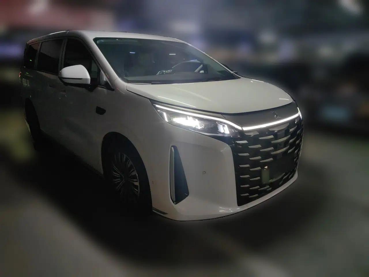 BYD Xia 2025 DM-i 1.5T 100km Supreme Edition — миниатюра 3