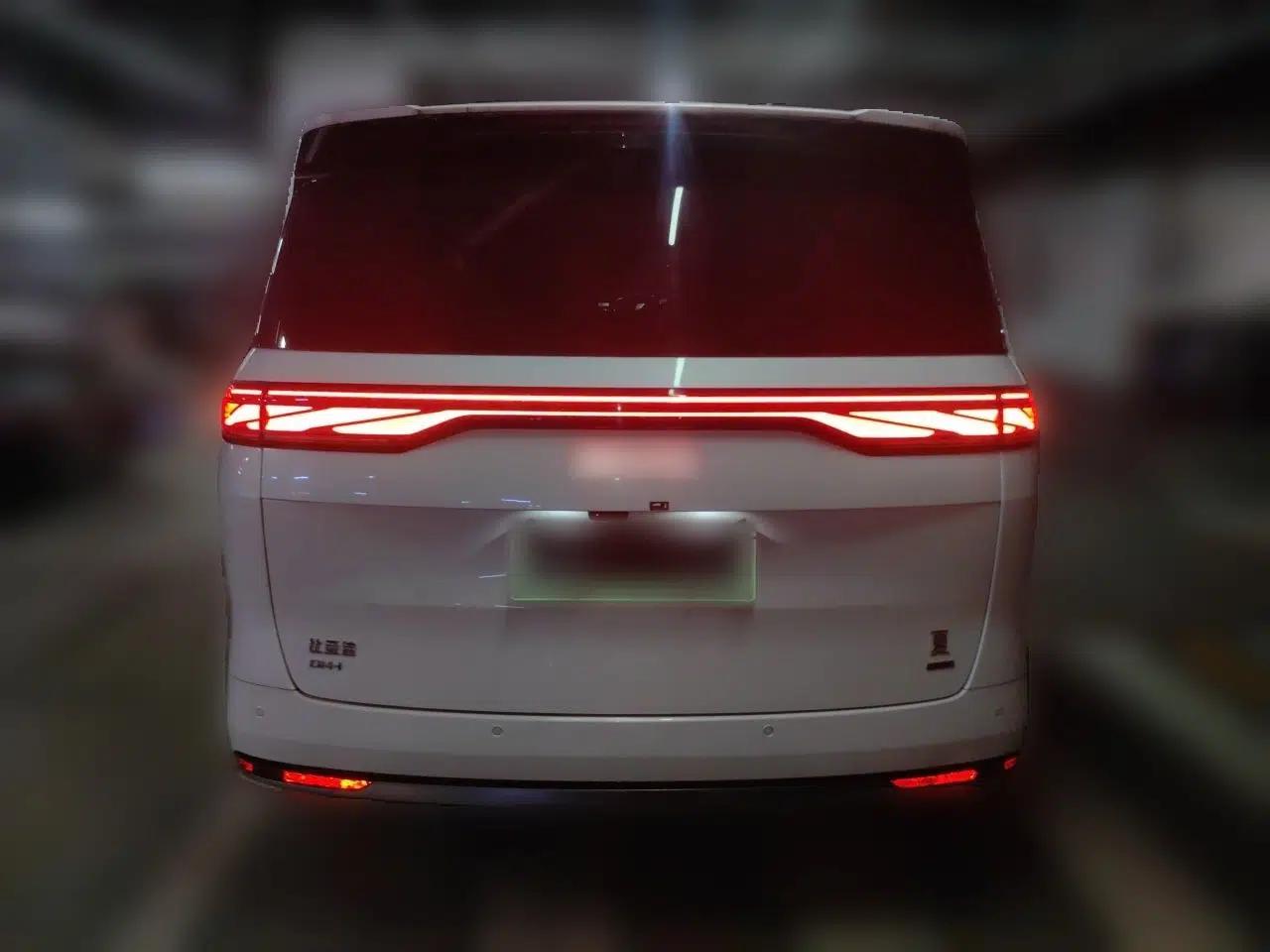 BYD Xia 2025 DM-i 1.5T 100km Supreme Edition — миниатюра 5