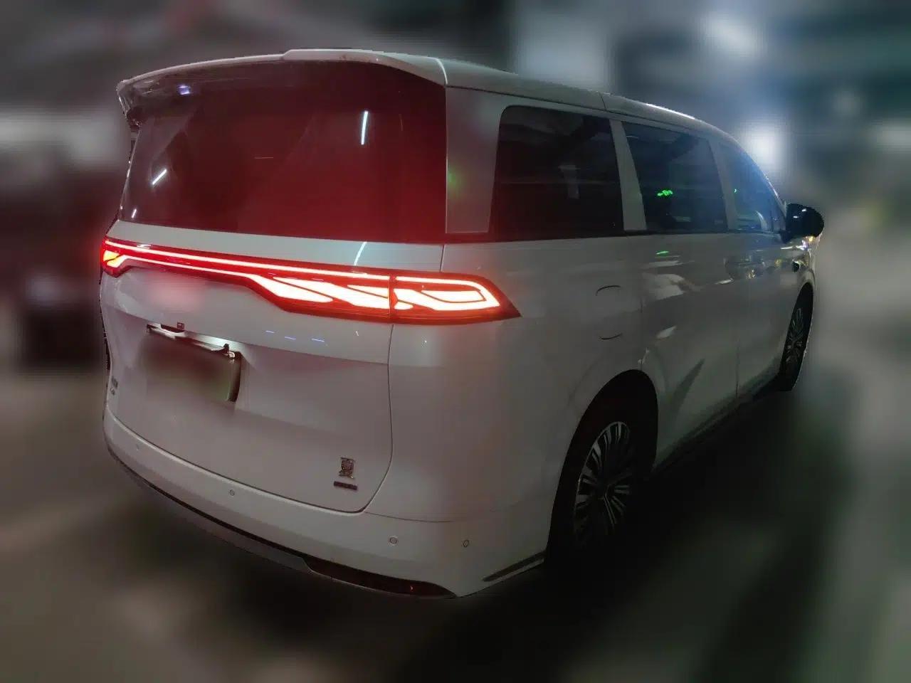 BYD Xia 2025 DM-i 1.5T 100km Supreme Edition — миниатюра 6