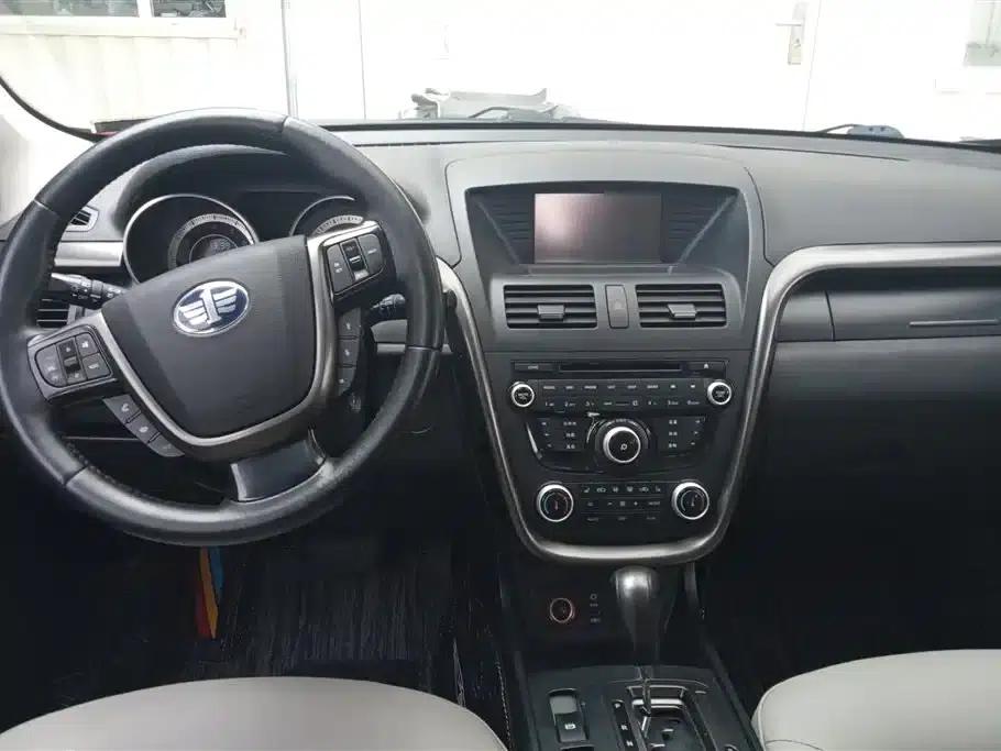 Besturn X80 2013 2.0L Automatic Luxury Edition — миниатюра 12