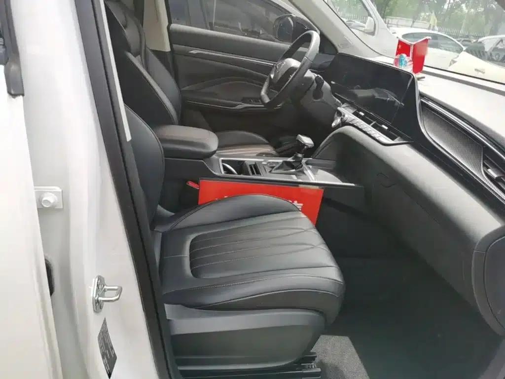 Bestune T55 2023 1.5T Automatic Leap Forward Edition — миниатюра 25