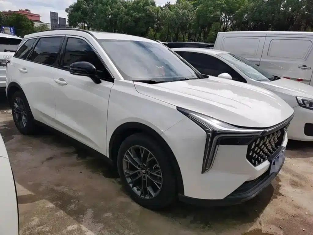 Bestune T55 2023 1.5T Automatic Leap Forward Edition — миниатюра 4