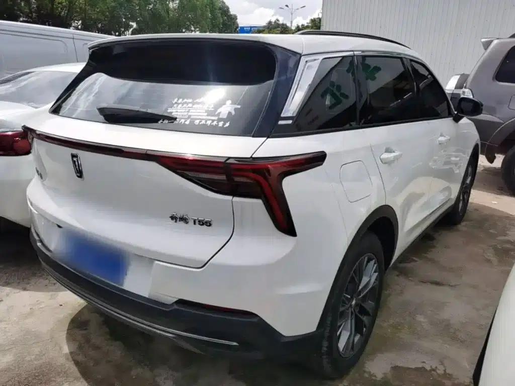 Bestune T55 2023 1.5T Automatic Leap Forward Edition — миниатюра 7