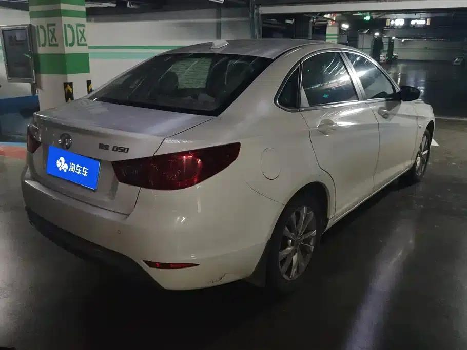 2014 Senova D50 1.5L Manual Comfort Edition — миниатюра 3