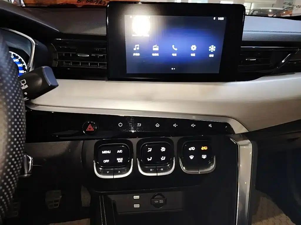 Beijing X3 2021 1.5T Manual Glory Edition — миниатюра 13