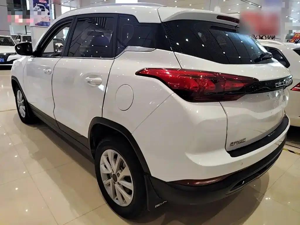 Beijing X3 2021 1.5T Manual Glory Edition — миниатюра 5