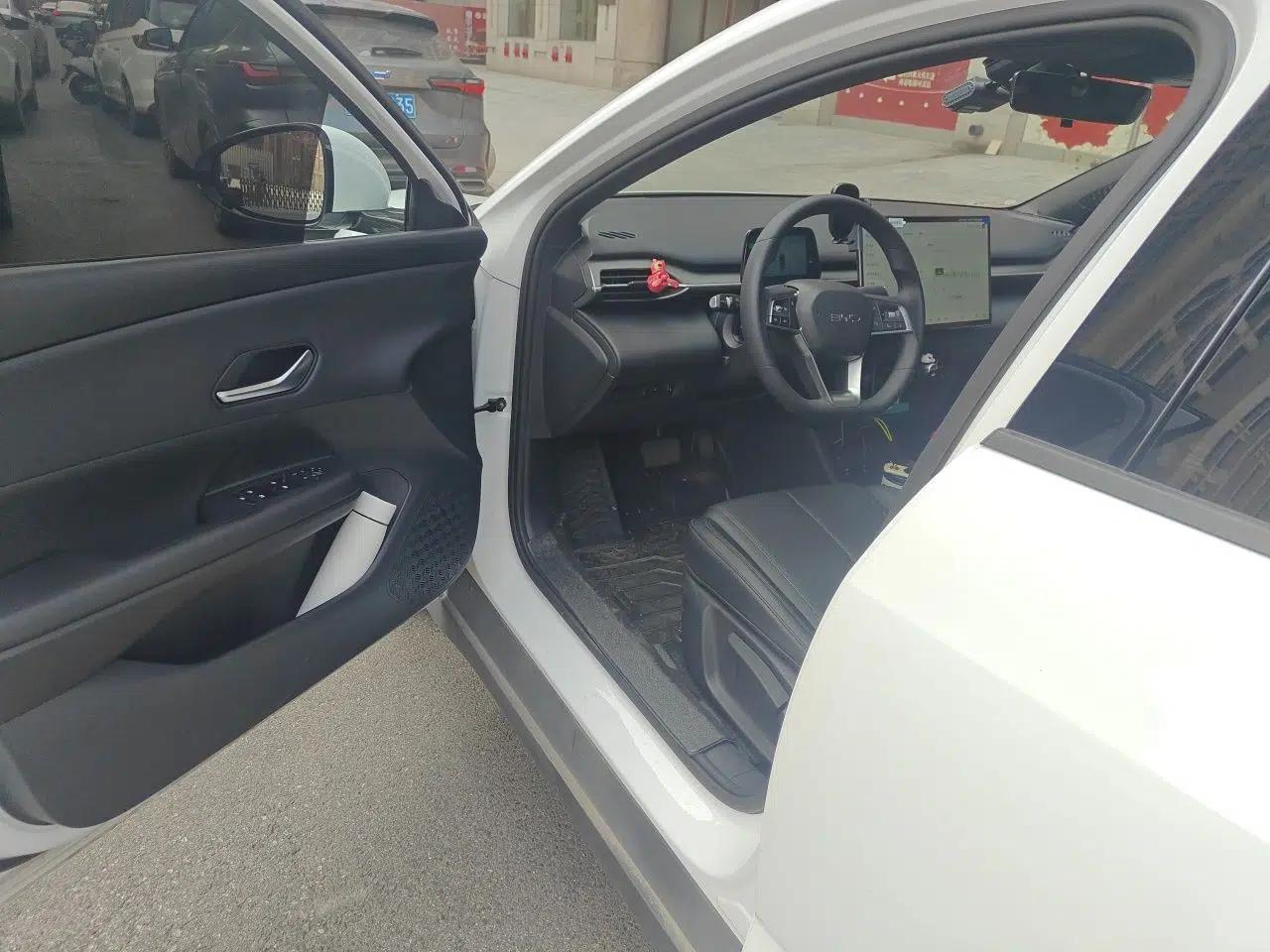BYD e7 2025 Model 520 Smart Travel Edition — миниатюра 16