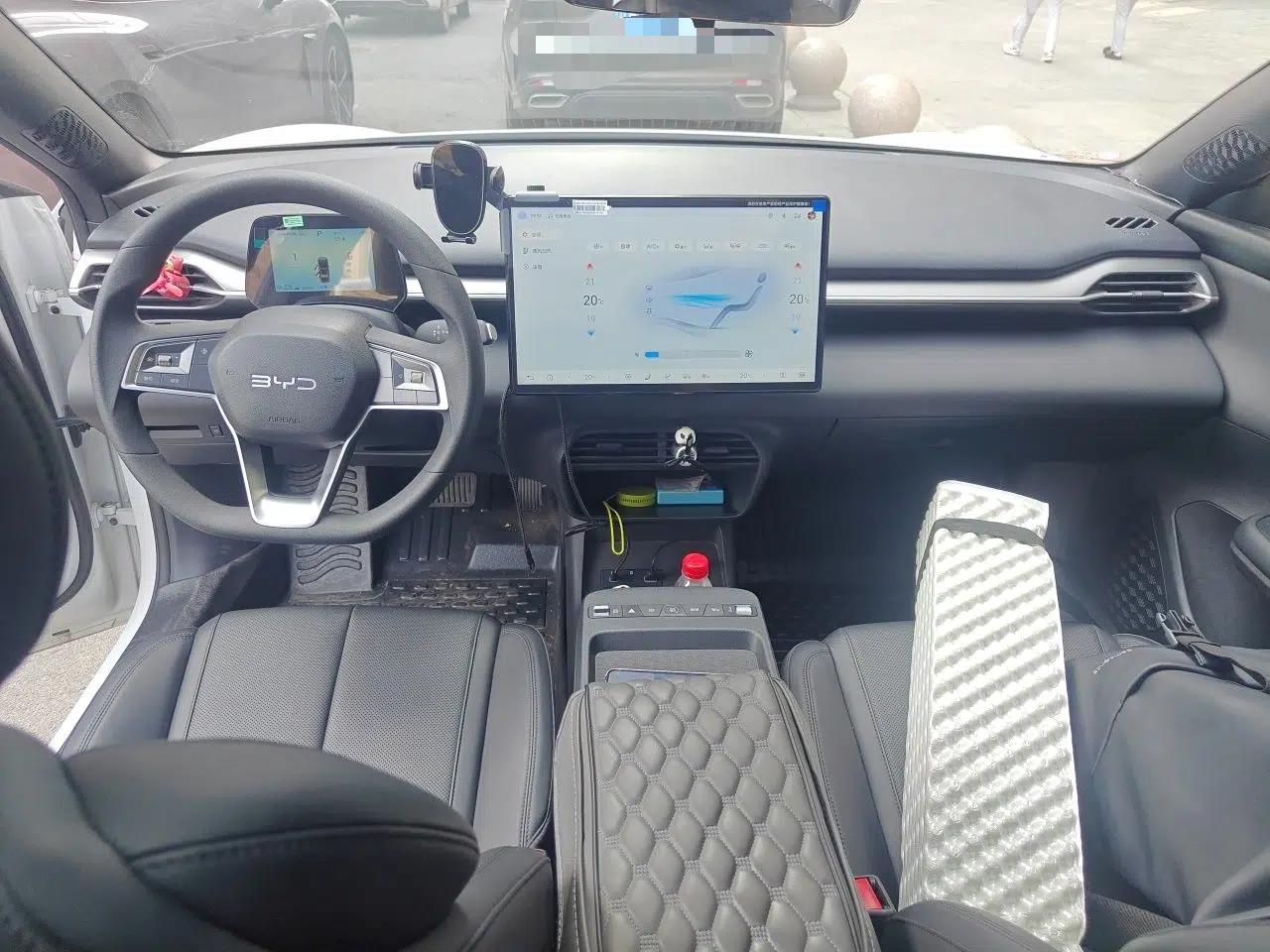 BYD e7 2025 Model 520 Smart Travel Edition — миниатюра 9