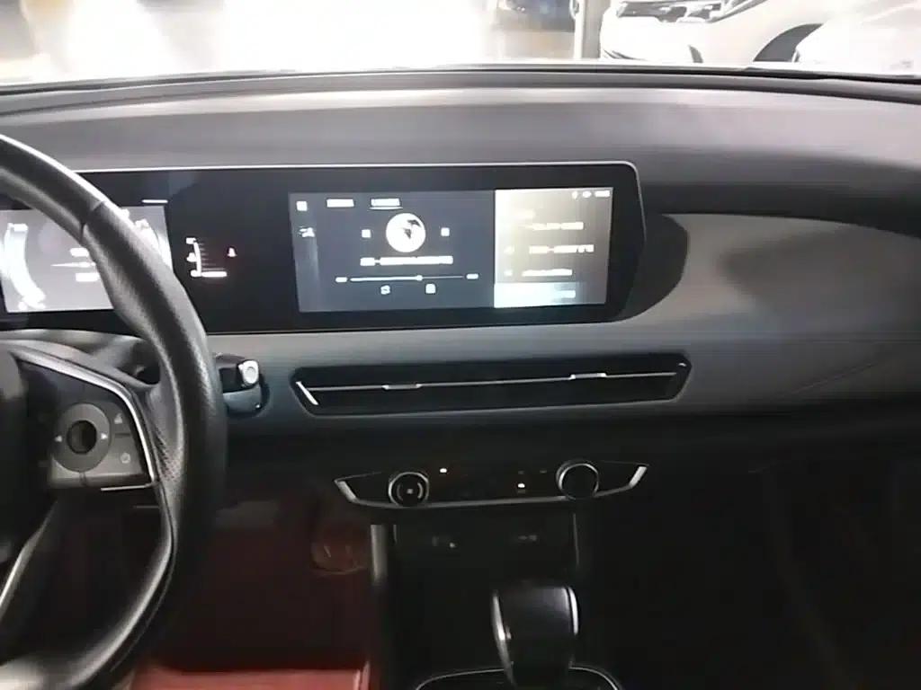 Beijing U5 PLUS 2021 1.5L CVT Deluxe Edition — миниатюра 13