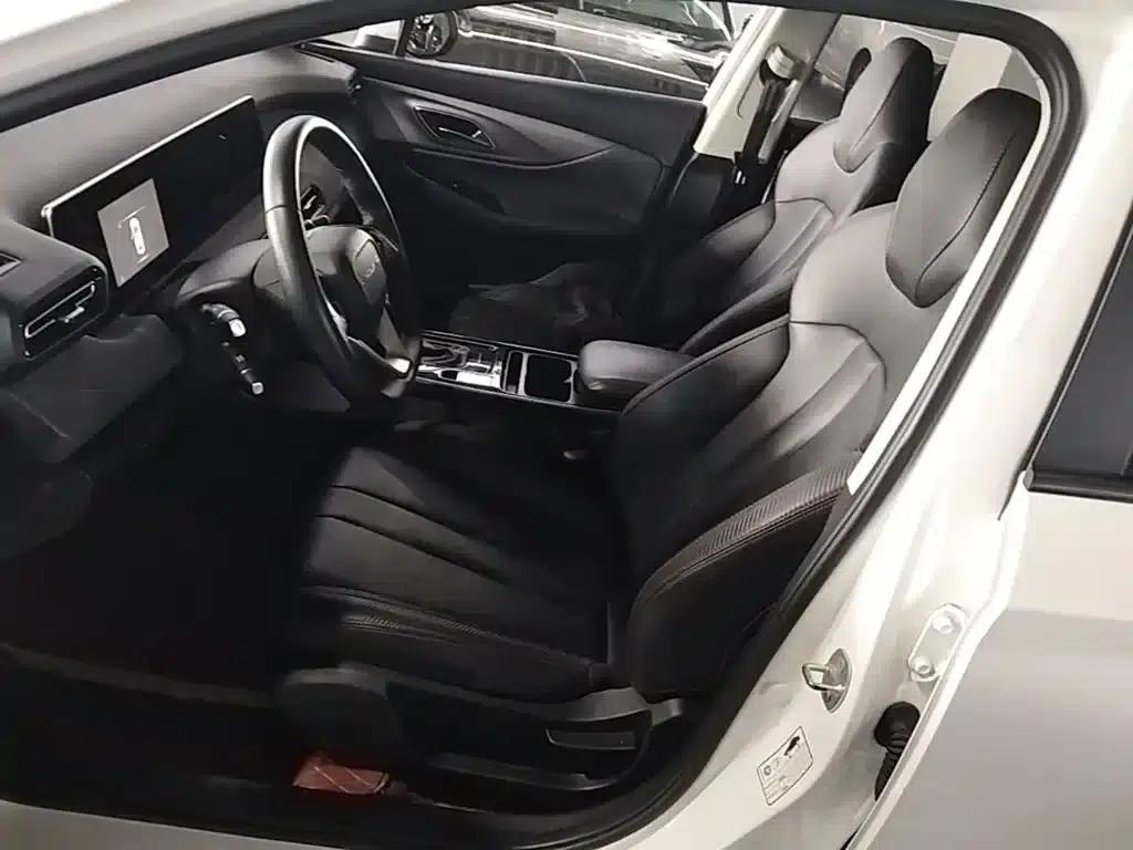 Beijing U5 PLUS 2021 1.5L CVT Deluxe Edition — миниатюра 15