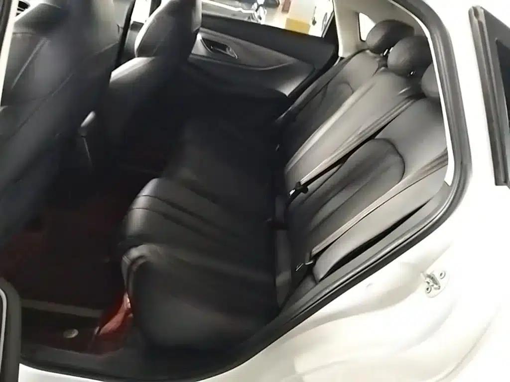 Beijing U5 PLUS 2021 1.5L CVT Deluxe Edition — миниатюра 17
