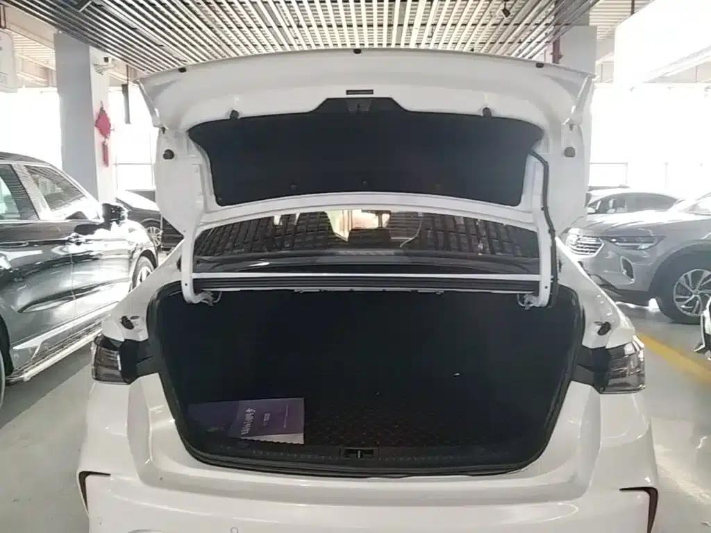 Beijing U5 PLUS 2021 1.5L CVT Deluxe Edition — миниатюра 19