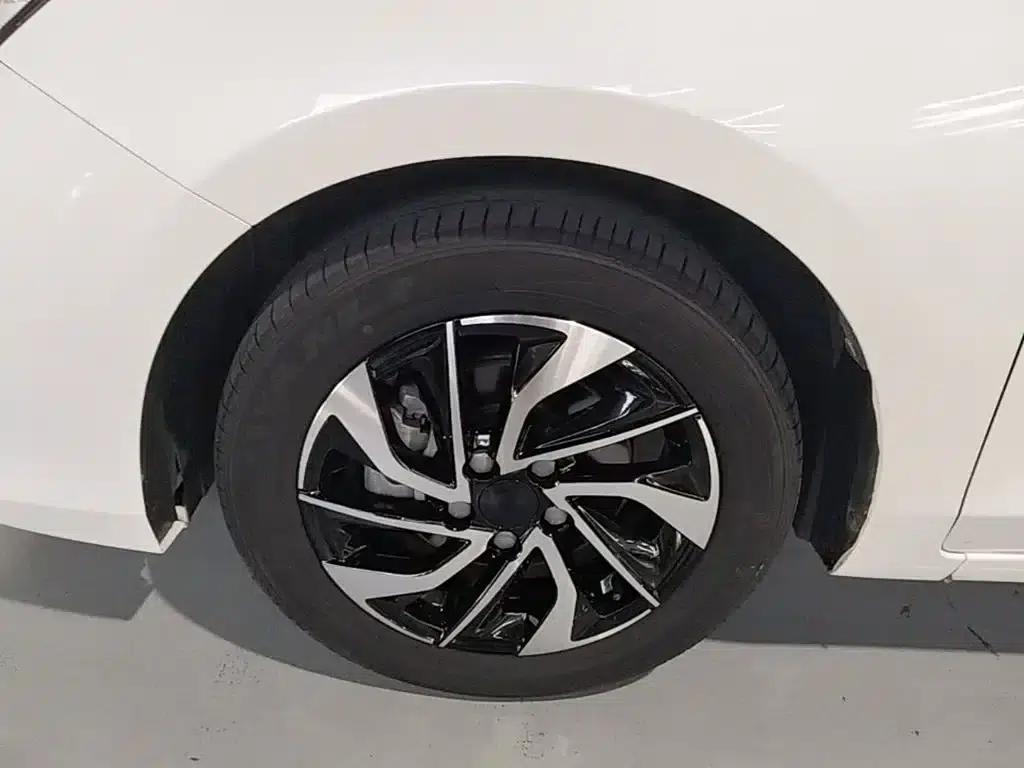Beijing U5 PLUS 2021 1.5L CVT Deluxe Edition — миниатюра 23