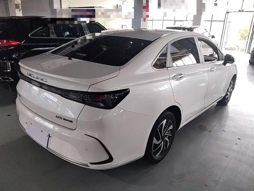 Beijing U5 PLUS 2021 1.5L CVT Deluxe Edition — миниатюра 7
