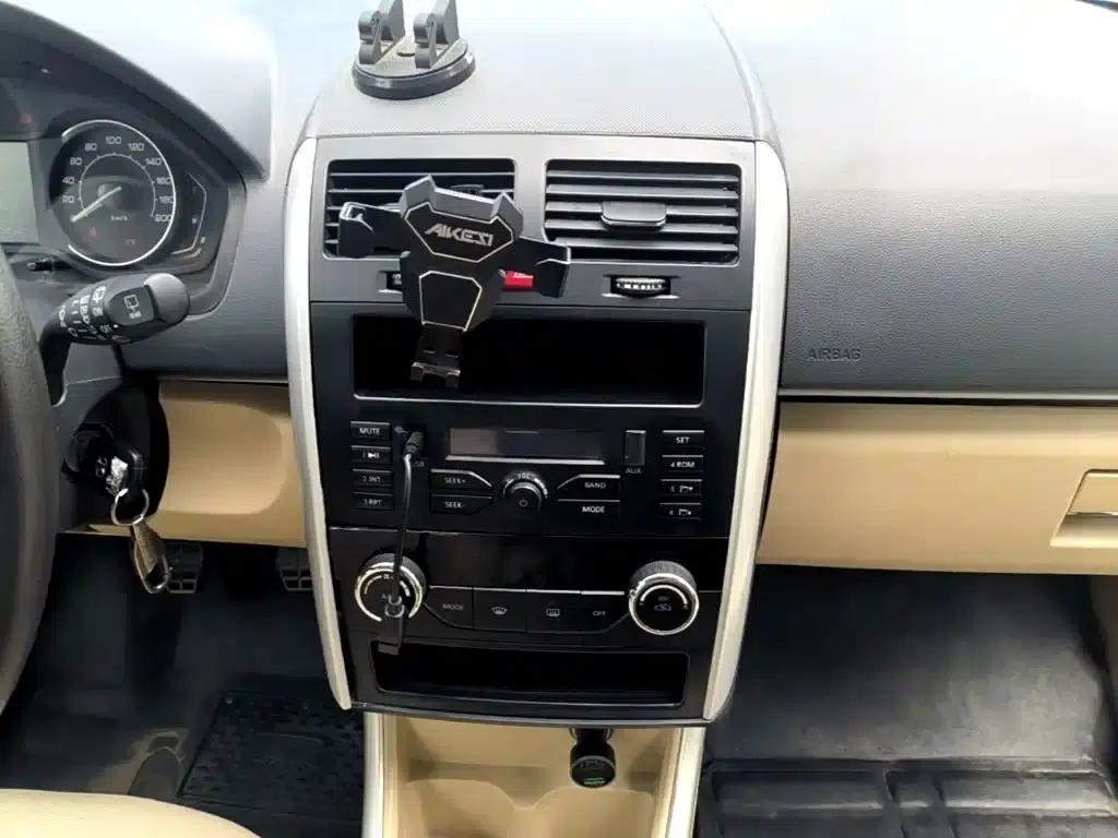 2015 Senova D20 Hatchback 1.3L Manual Comfort Edition — миниатюра 13