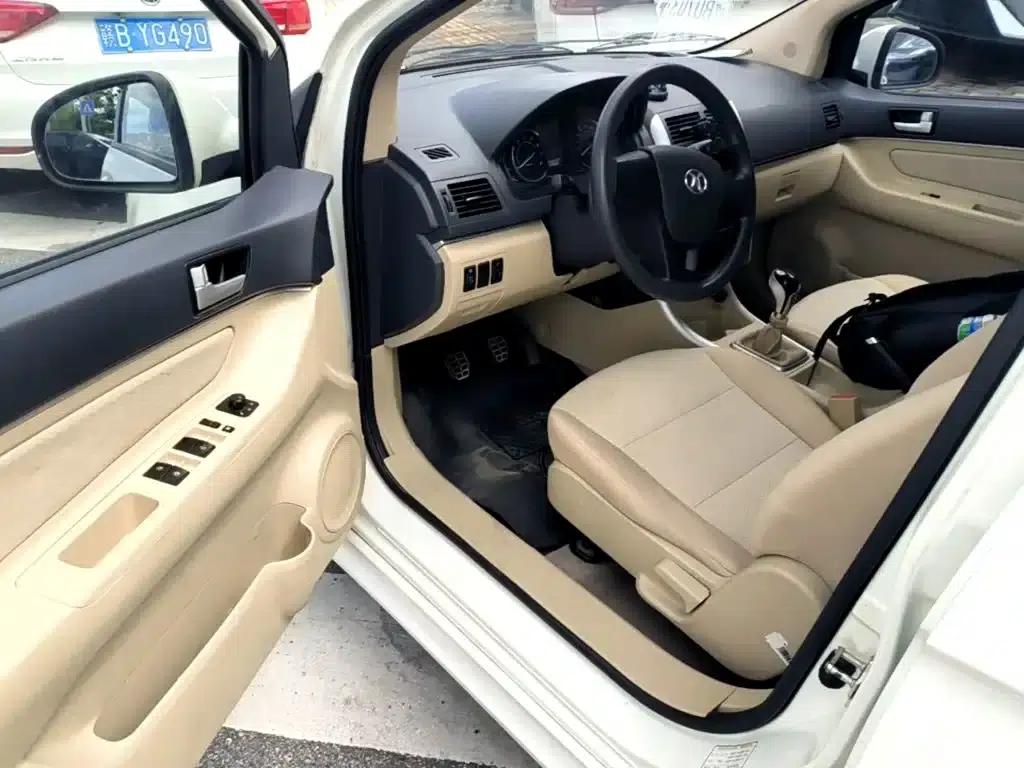 2015 Senova D20 Hatchback 1.3L Manual Comfort Edition — миниатюра 16