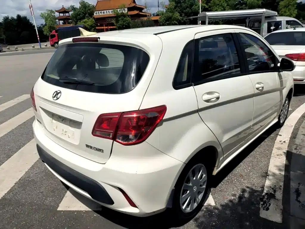 2015 Senova D20 Hatchback 1.3L Manual Comfort Edition — миниатюра 7