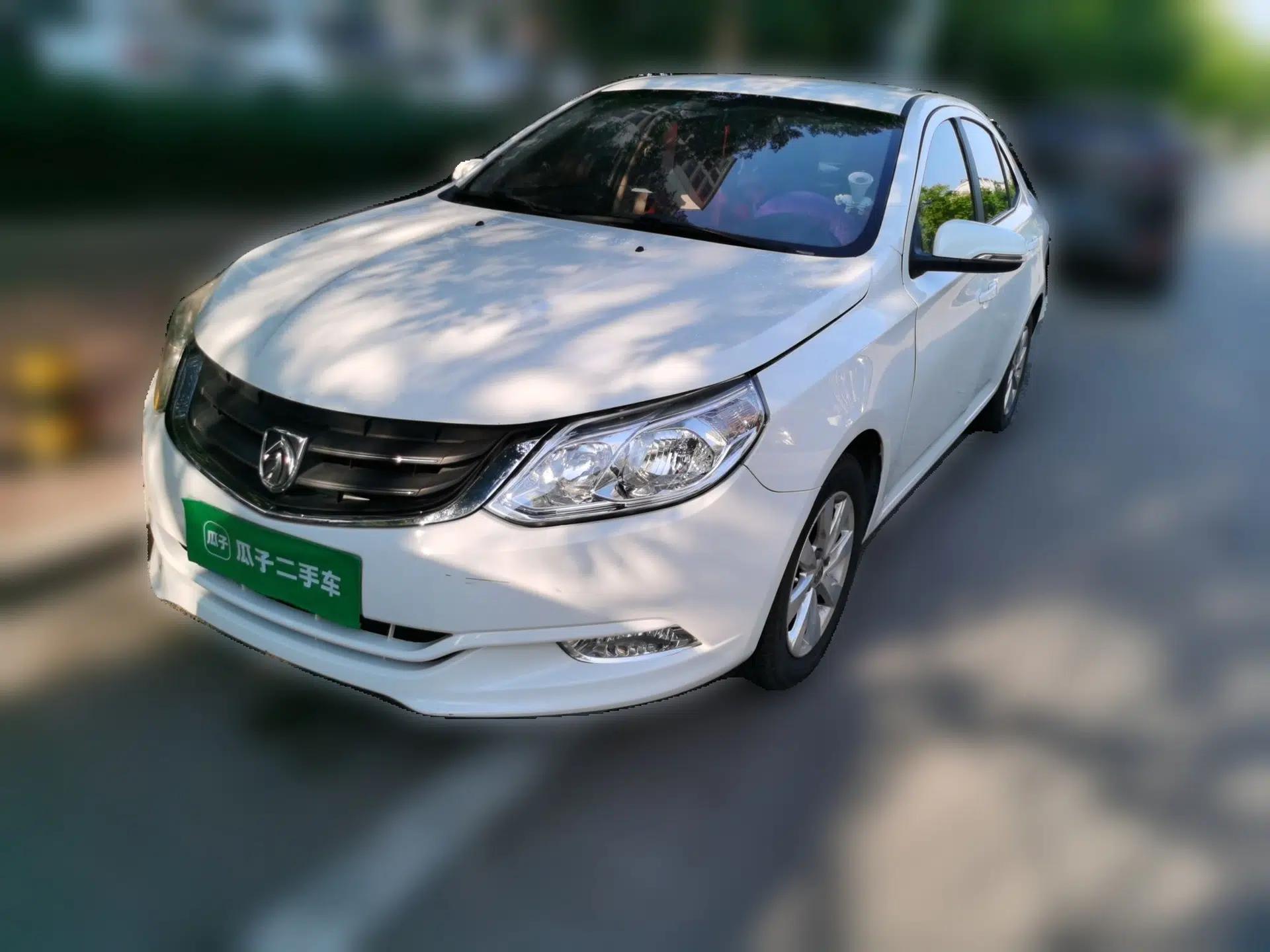Baojun 630 2014 1.5L manual Comfort trim level — миниатюра 1