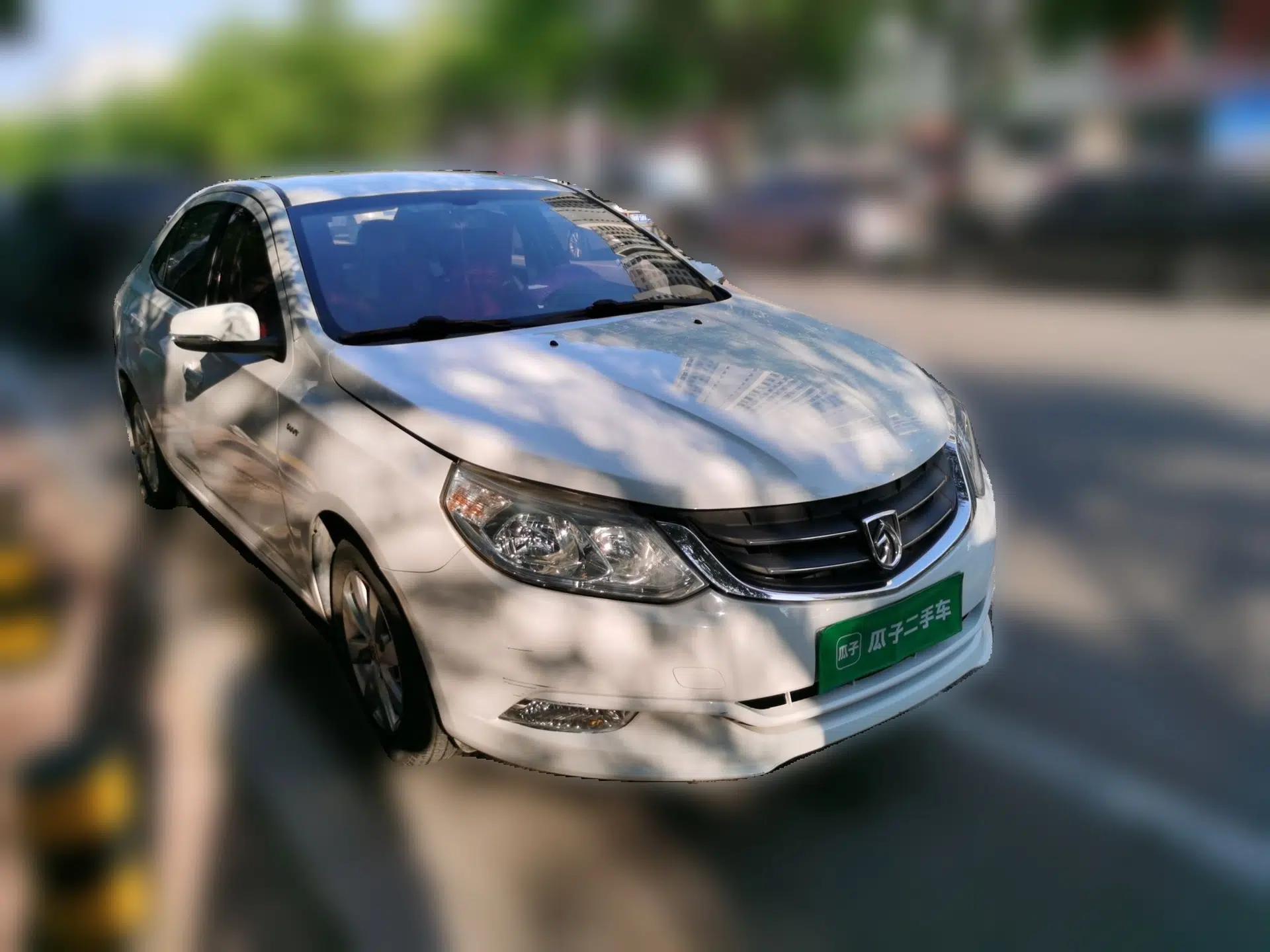 Baojun 630 2014 1.5L manual Comfort trim level — миниатюра 3