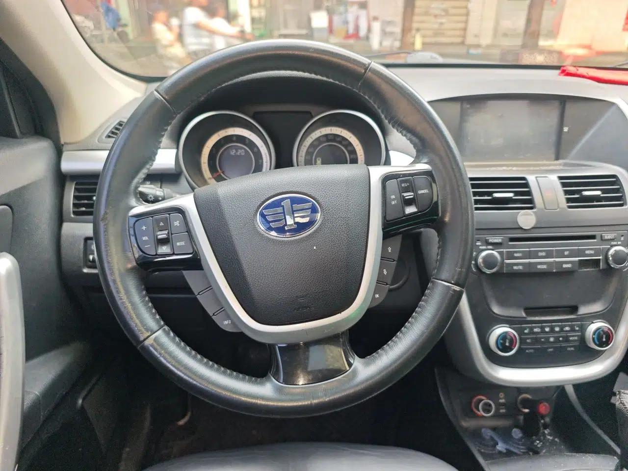Bestune X80 2013 2.0L manual luxury version — миниатюра 10