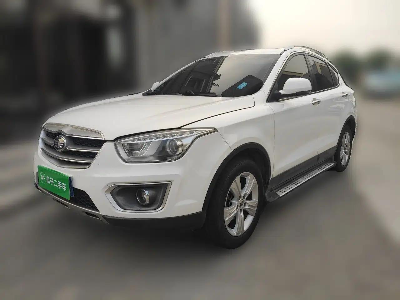 Bestune X80 2015 2.0L Automatic Comfort Anniversary Edition — миниатюра 1