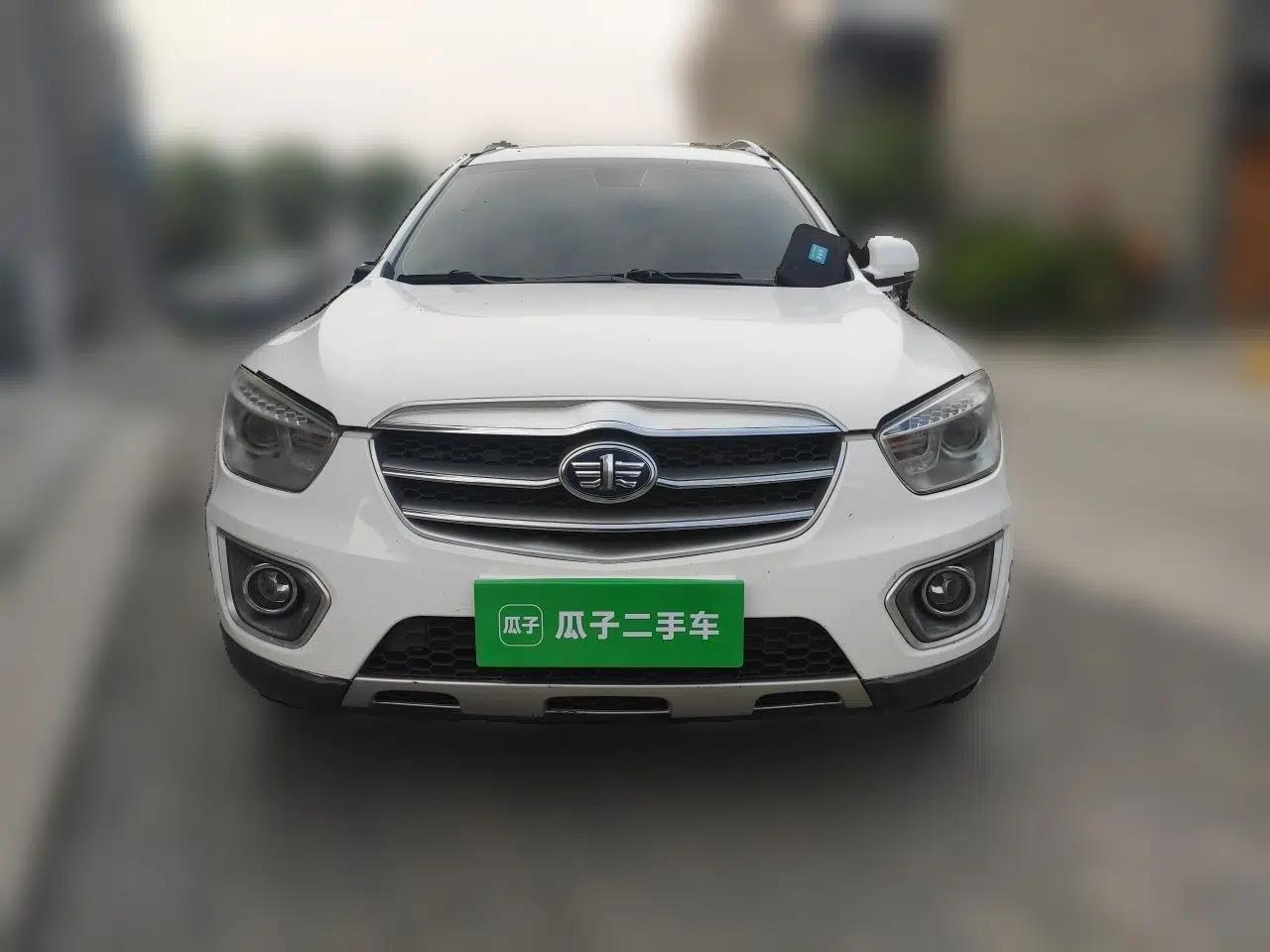 Bestune X80 2015 2.0L Automatic Comfort Anniversary Edition — миниатюра 2