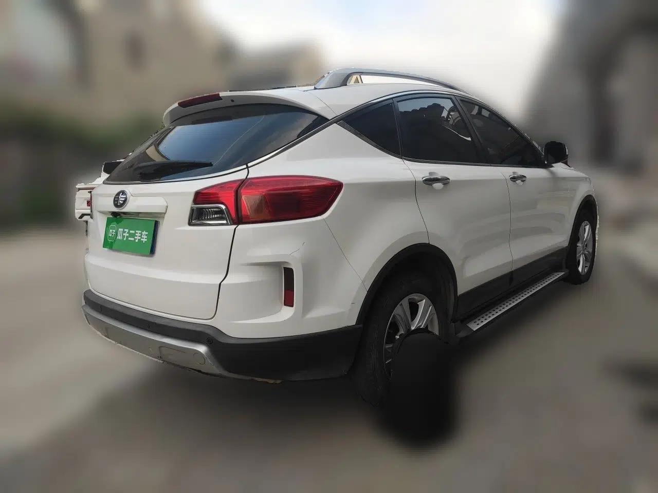 Bestune X80 2015 2.0L Automatic Comfort Anniversary Edition — миниатюра 6