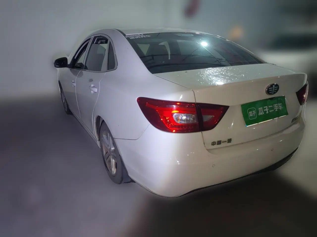 Bestune B30 2016 1.6L Automatic Luxury Model — миниатюра 4